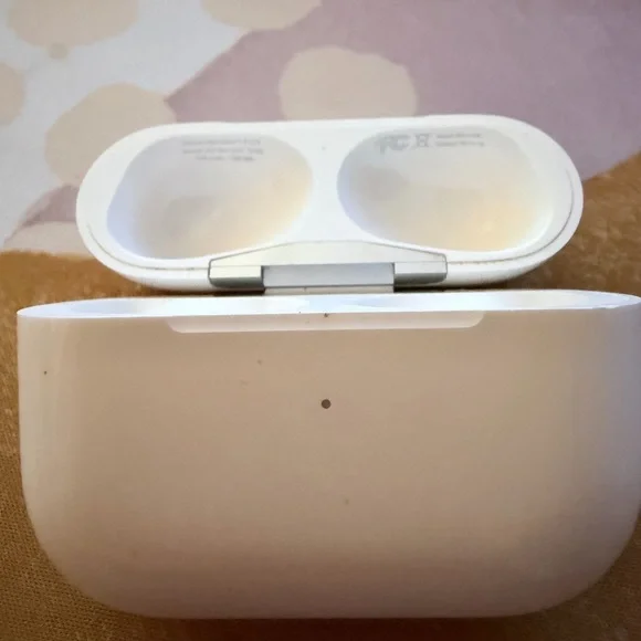 Apple AirPods Pro (1st Generation) – Authentic – Used - Picture 8 of 8